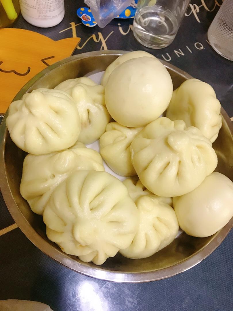 鲜美多汁的洋葱牛肉包子