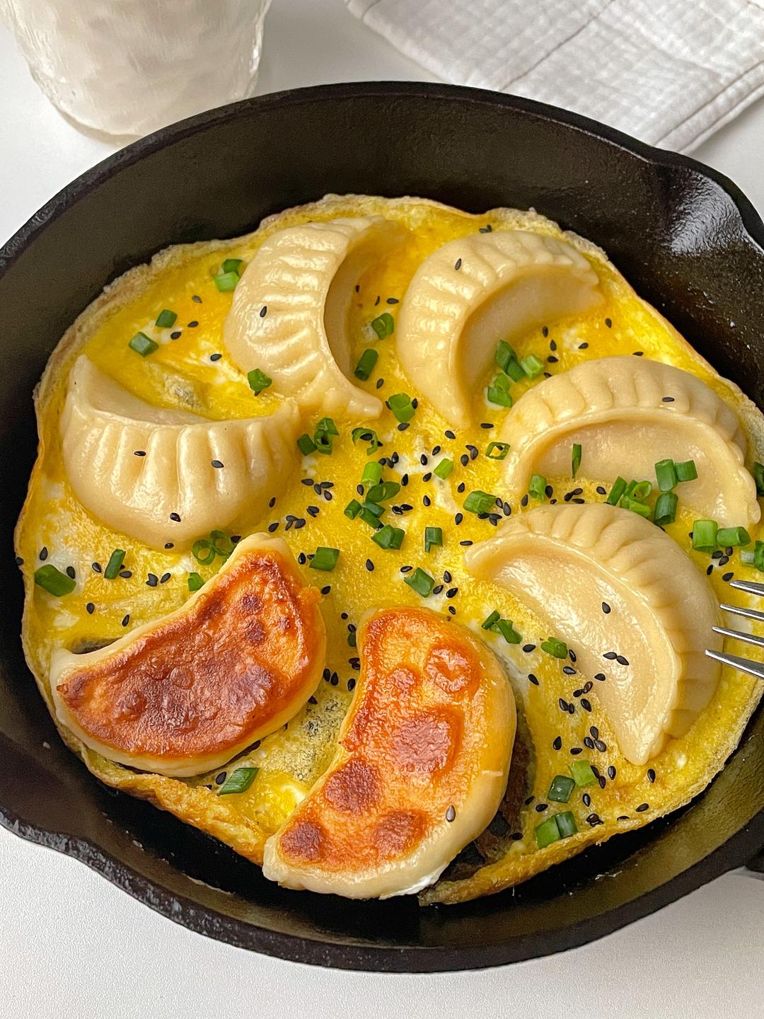 【超简单有颜有味 | 脆皮抱蛋煎饺的做法步骤图】青菜小丸子o_下厨房