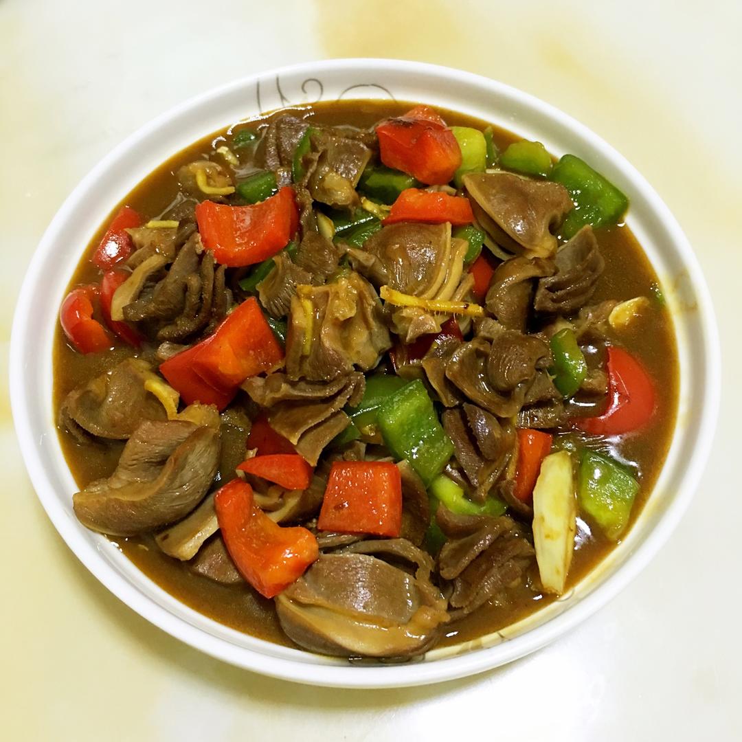 厨师长教你：农家菜“青椒炒鸭胗”的做法，看得口水直流