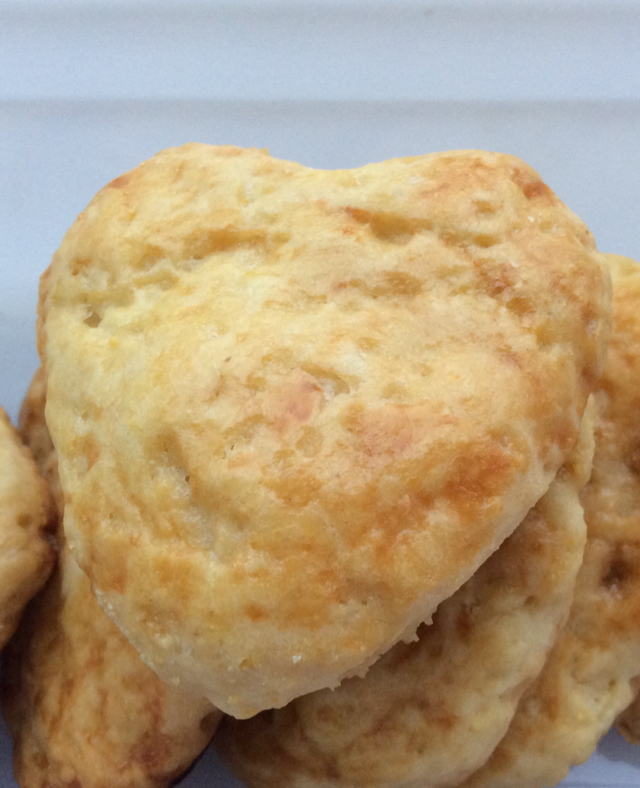 【视频】3分钟 奶油司康Scone(可能是世界上最快手的司康) 消耗淡奶油～