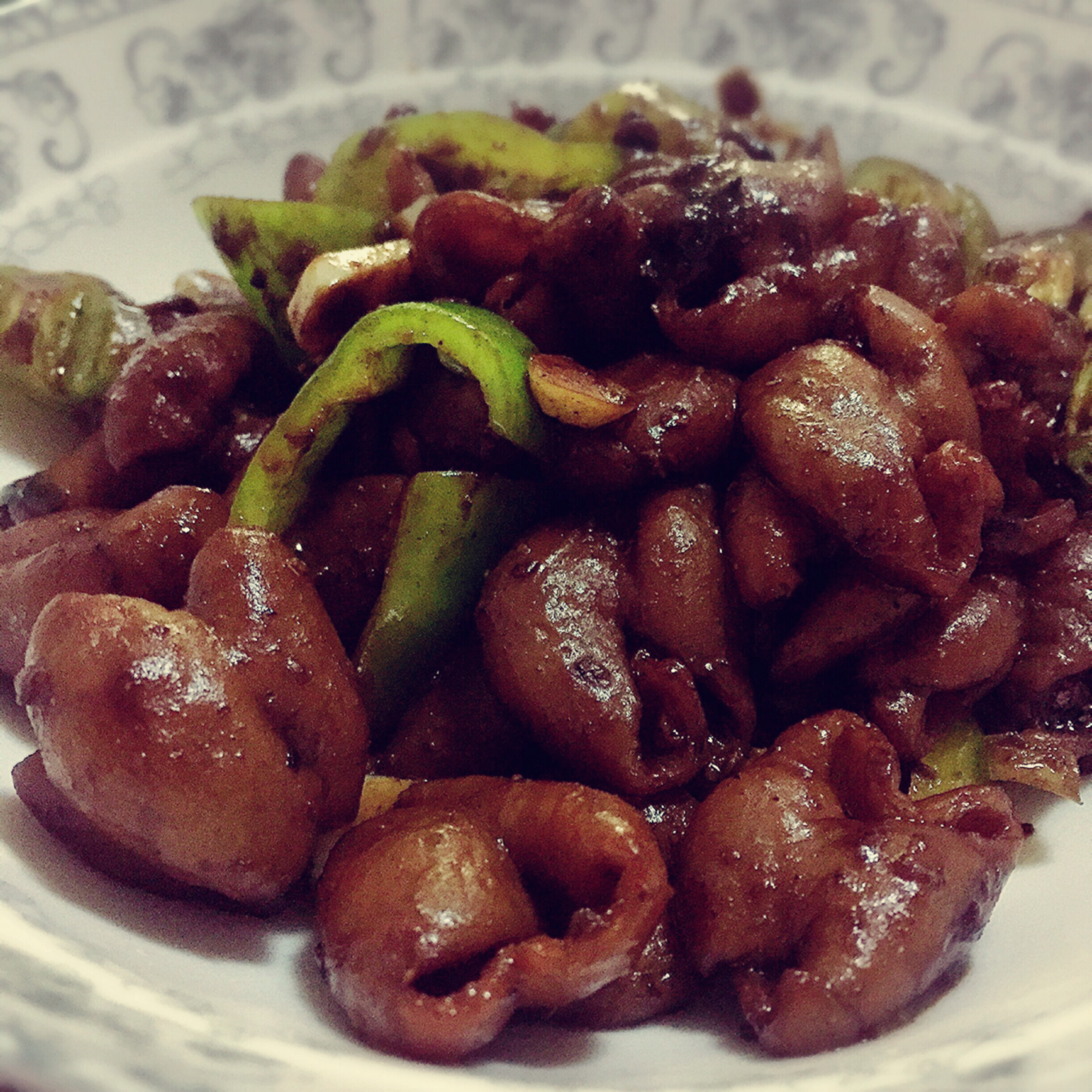 好吃到爆火爆肥肠