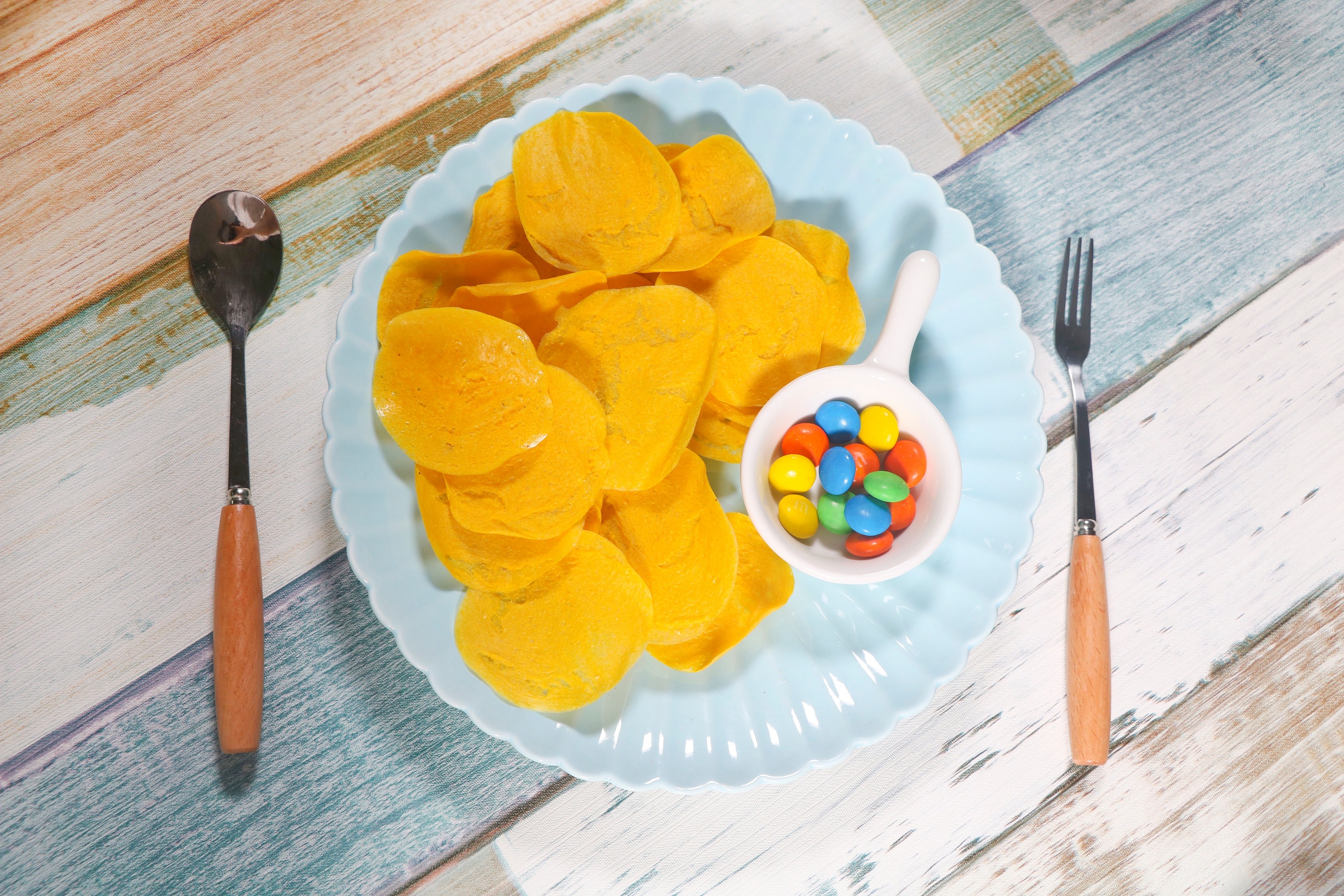 【DIY儿童健康零食】玉米脆片的做法 步骤7