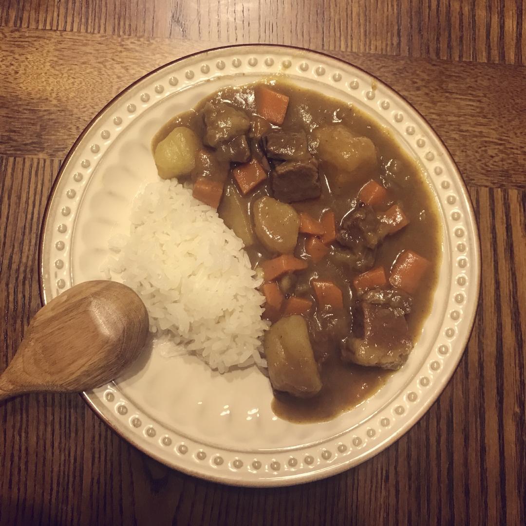 日式咖喱牛肉饭