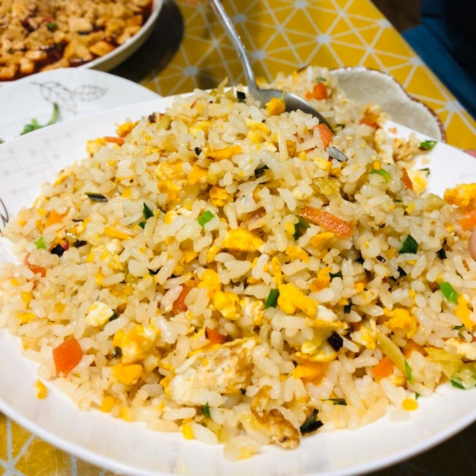 厨师长教你“蛋炒饭”如何做才好吃，答案都在这里面！