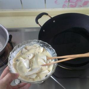 炸蘑菇(杏鲍菇版)的做法 步骤5