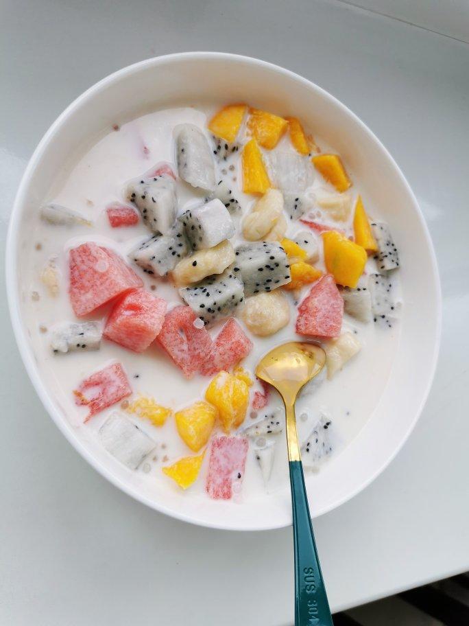 椰汁西米露水果捞
