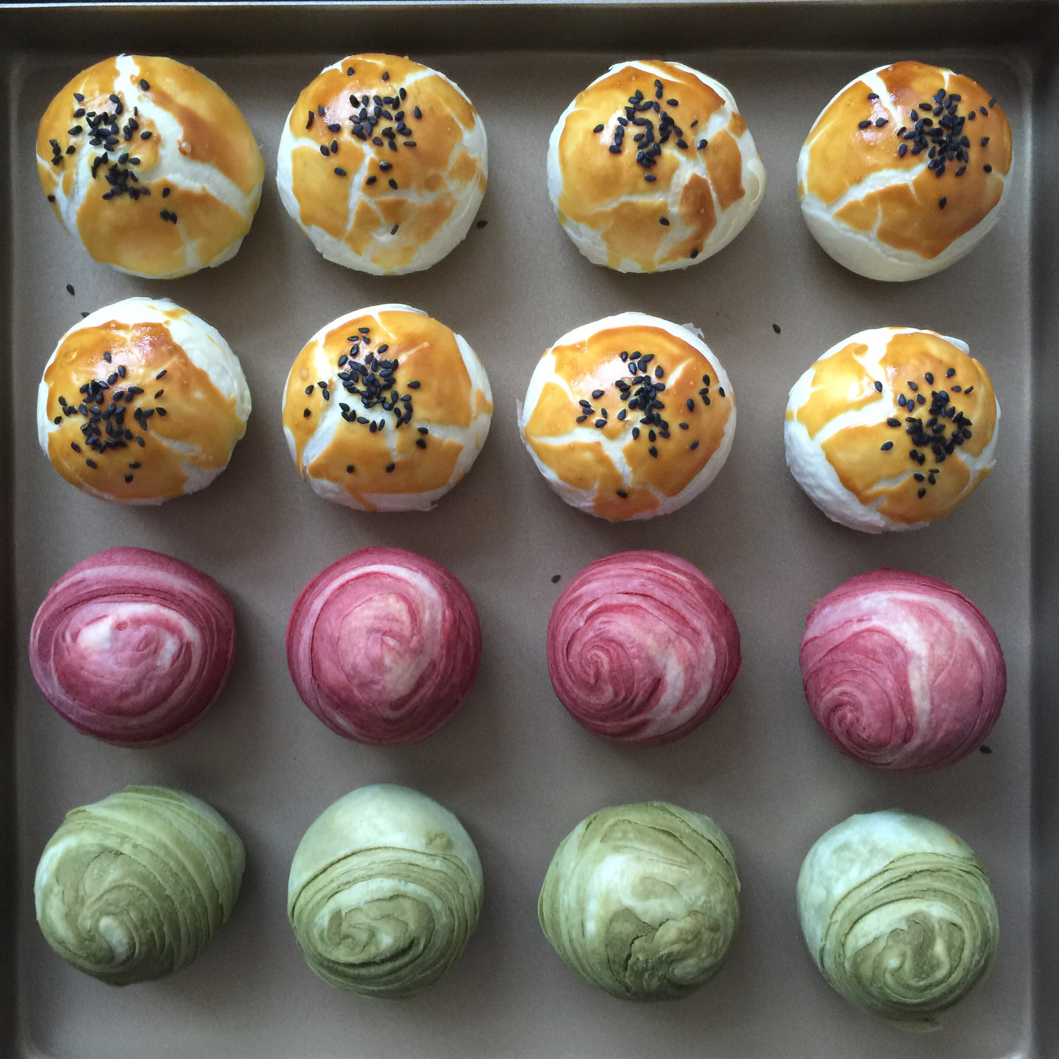 蛋黄酥~紫薯、抹茶、原味~花好月圆，中秋快乐~内附一次做六色蛋黄酥方法~