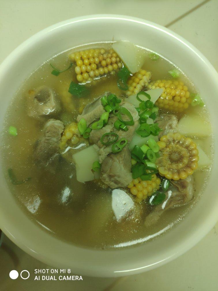 宝宝爱吃的玉米土豆排骨汤（电饭锅版，不需要煎炒排骨）