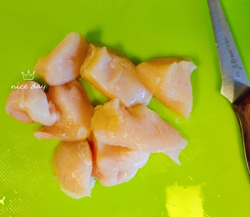 小小安辅食之鳕鱼🐟鸡肉蔬菜肠&胡萝卜鳕鱼米粉的做法 步骤3