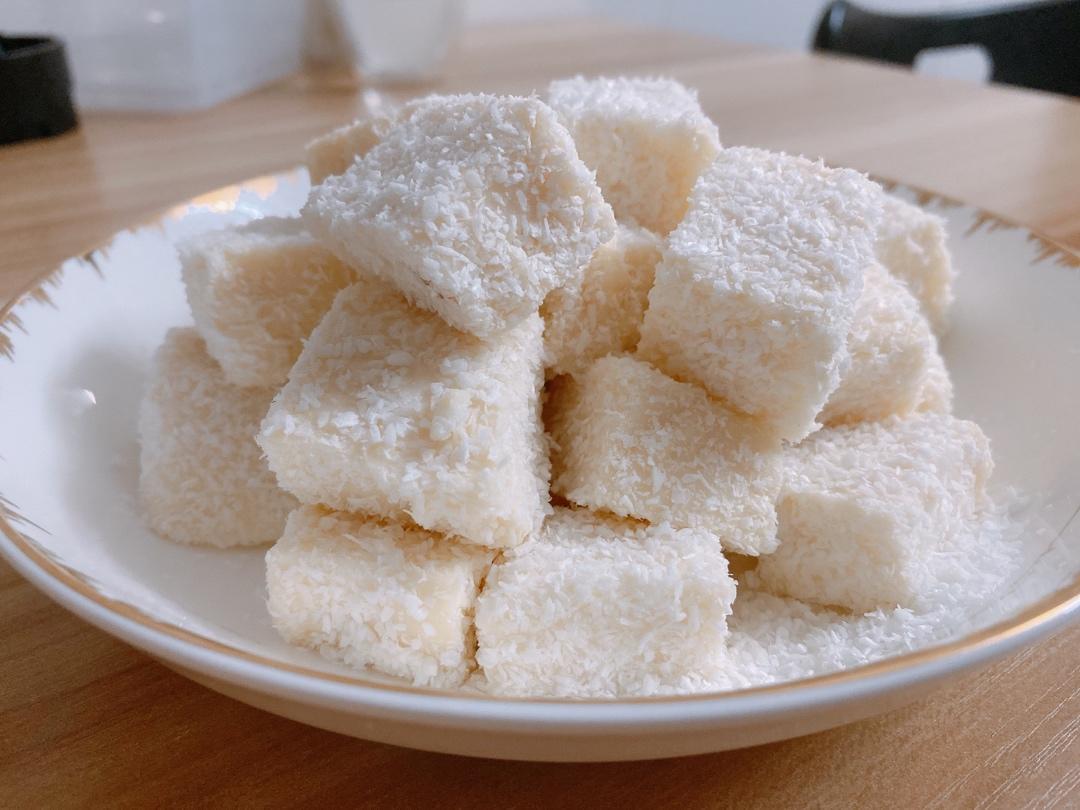 完胜85度C牛奶椰丝小方