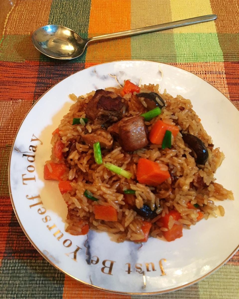 喷香排骨焖饭（爆好吃）
