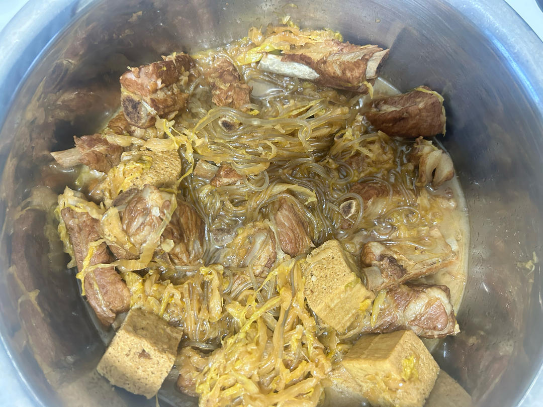 东北菜【排骨酸菜炖粉条】