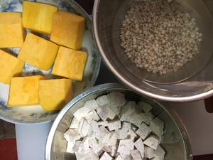南瓜薏米芋头粥的做法 步骤1
