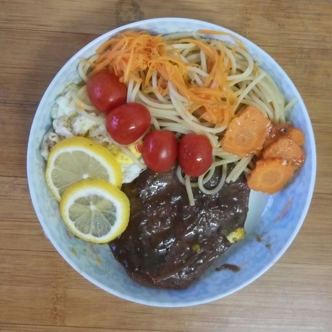 黑椒牛排（配土豆/鸡蛋，意面/蔬菜）