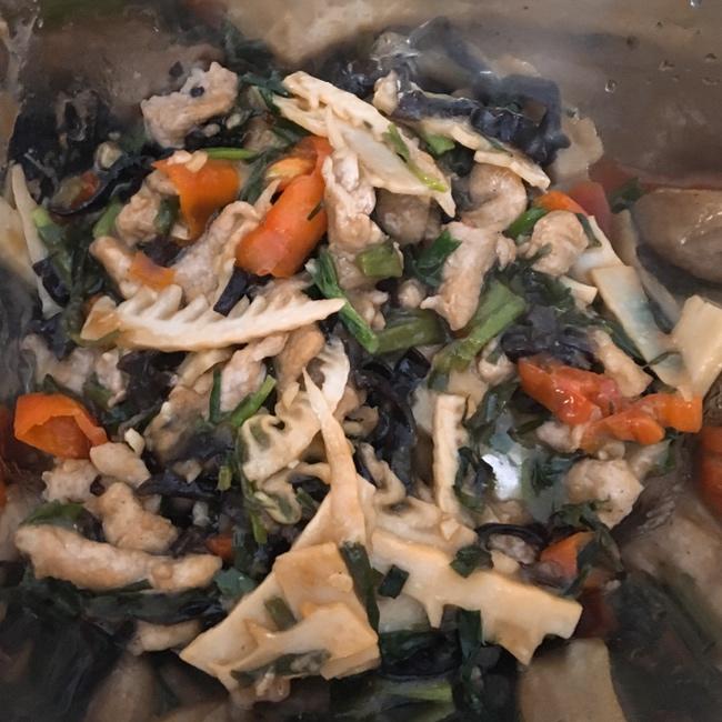 厨师长教你：“鱼香肉丝”的老式做法，味道很赞先收藏了