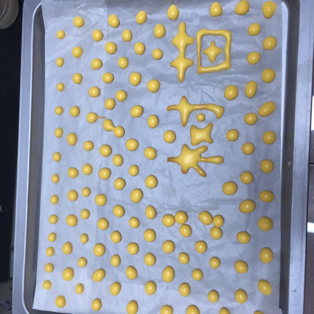 入口即化的无添加蛋黄溶豆