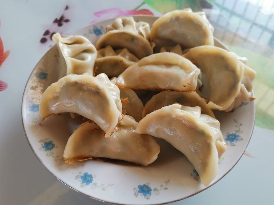 芹菜胡萝卜猪肉水饺