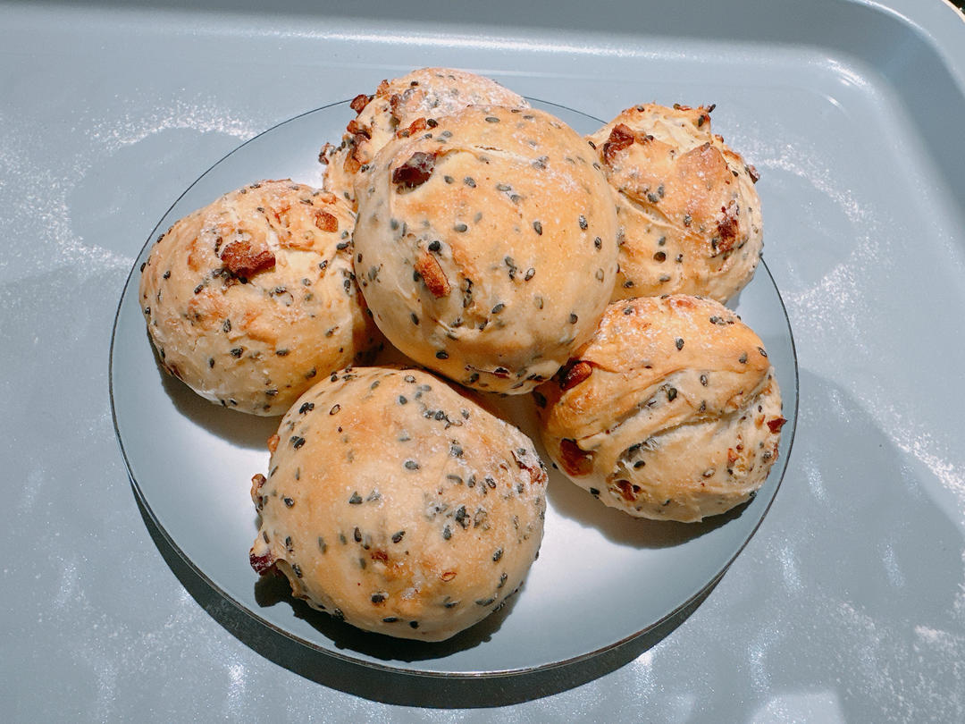 可以隔夜准备，早点，黑芝麻红枣小面包