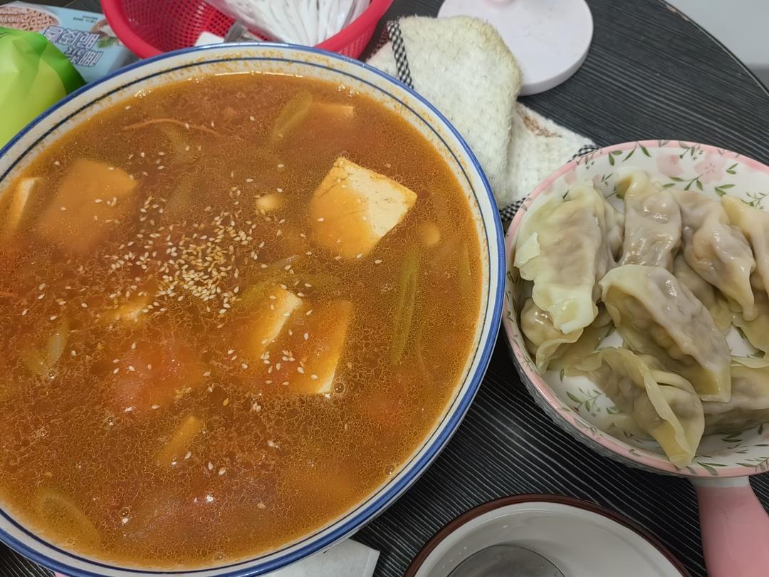 番茄滑肉煲｜酸爽开胃！肉片超级嫩滑