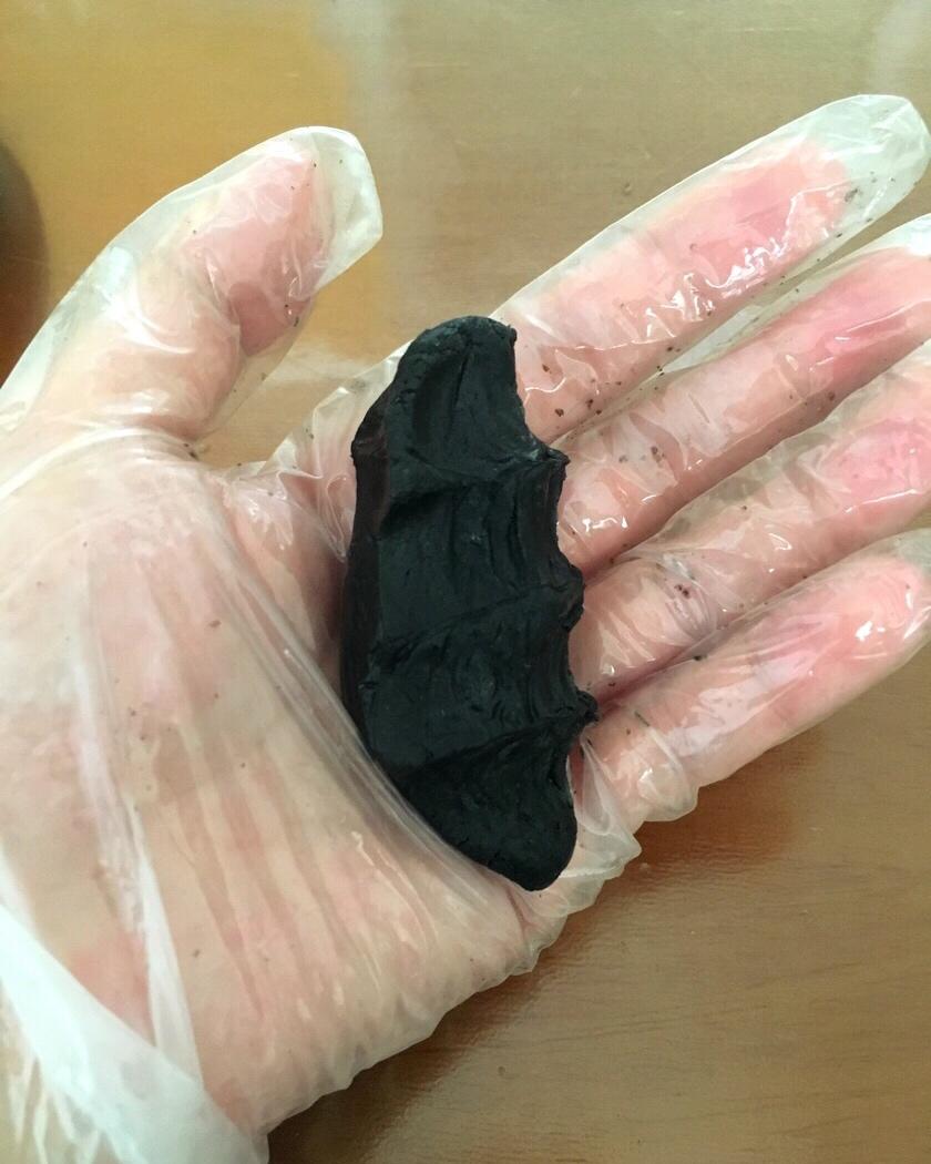 黑芝麻蛋黄月饼