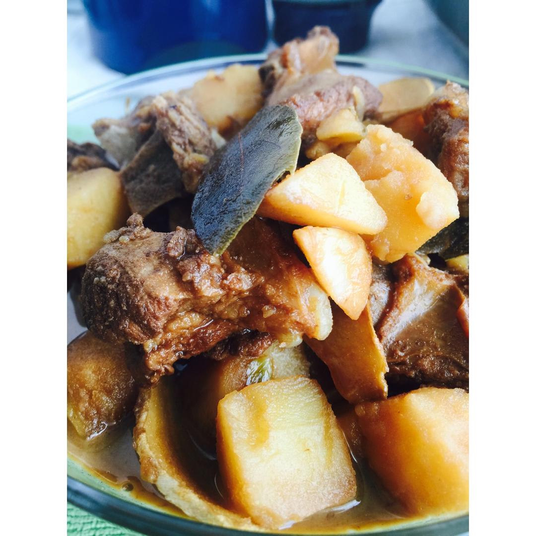 土豆烧排骨