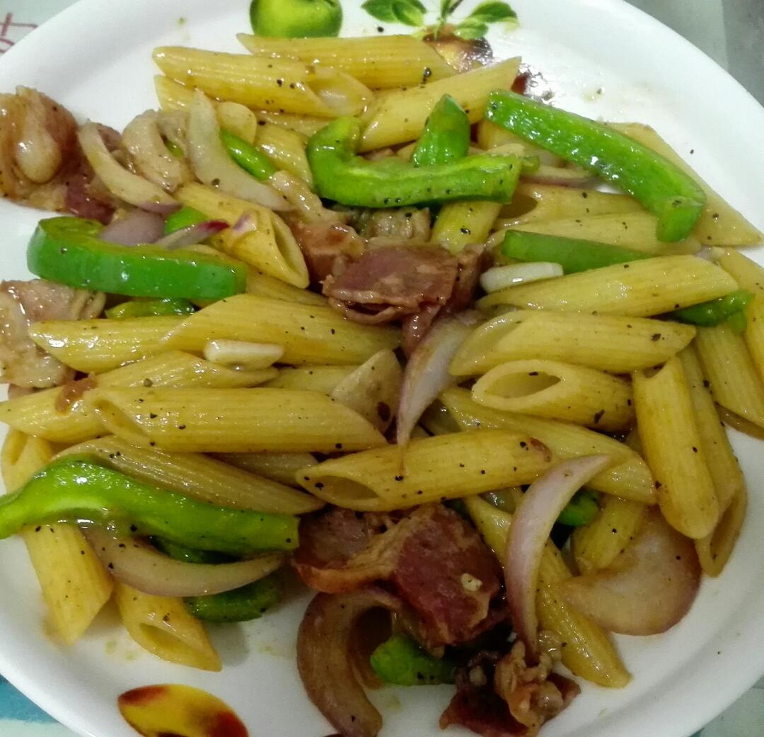 黑胡椒培根意面