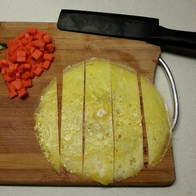 奶酪餐蛋公仔面（独创鸡蛋花的傻瓜做法）的做法 步骤1