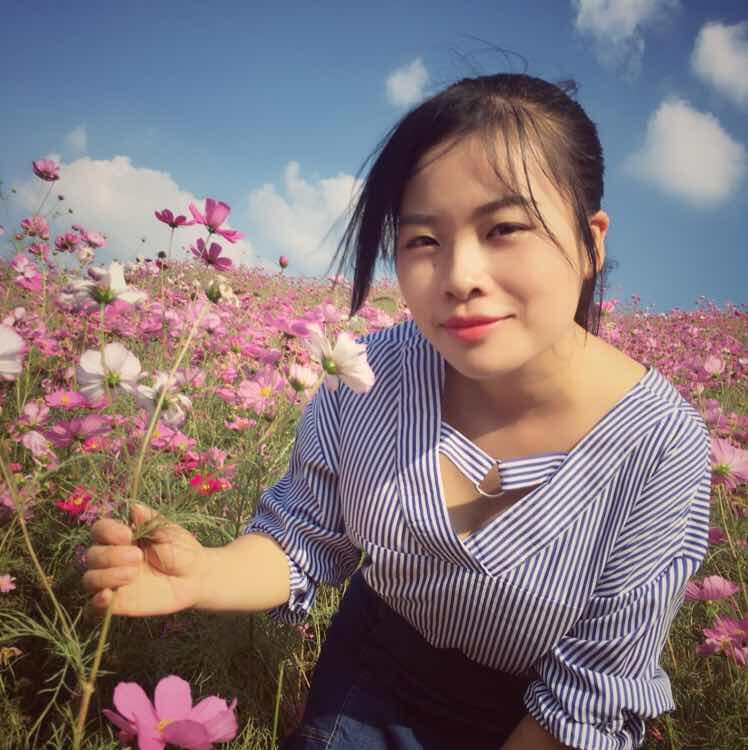 婉在水中央的厨房