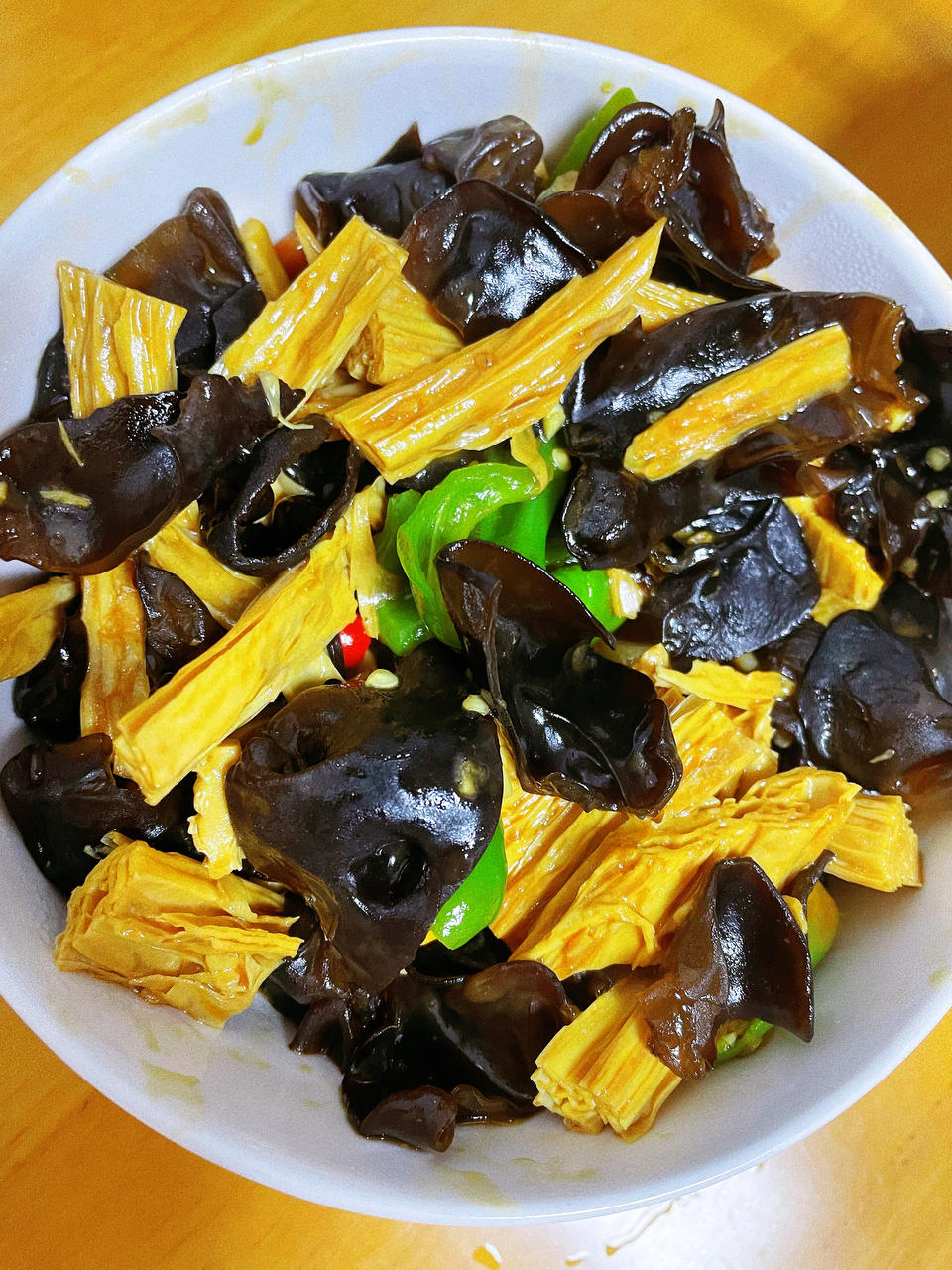 家常小炒木耳炒腐竹