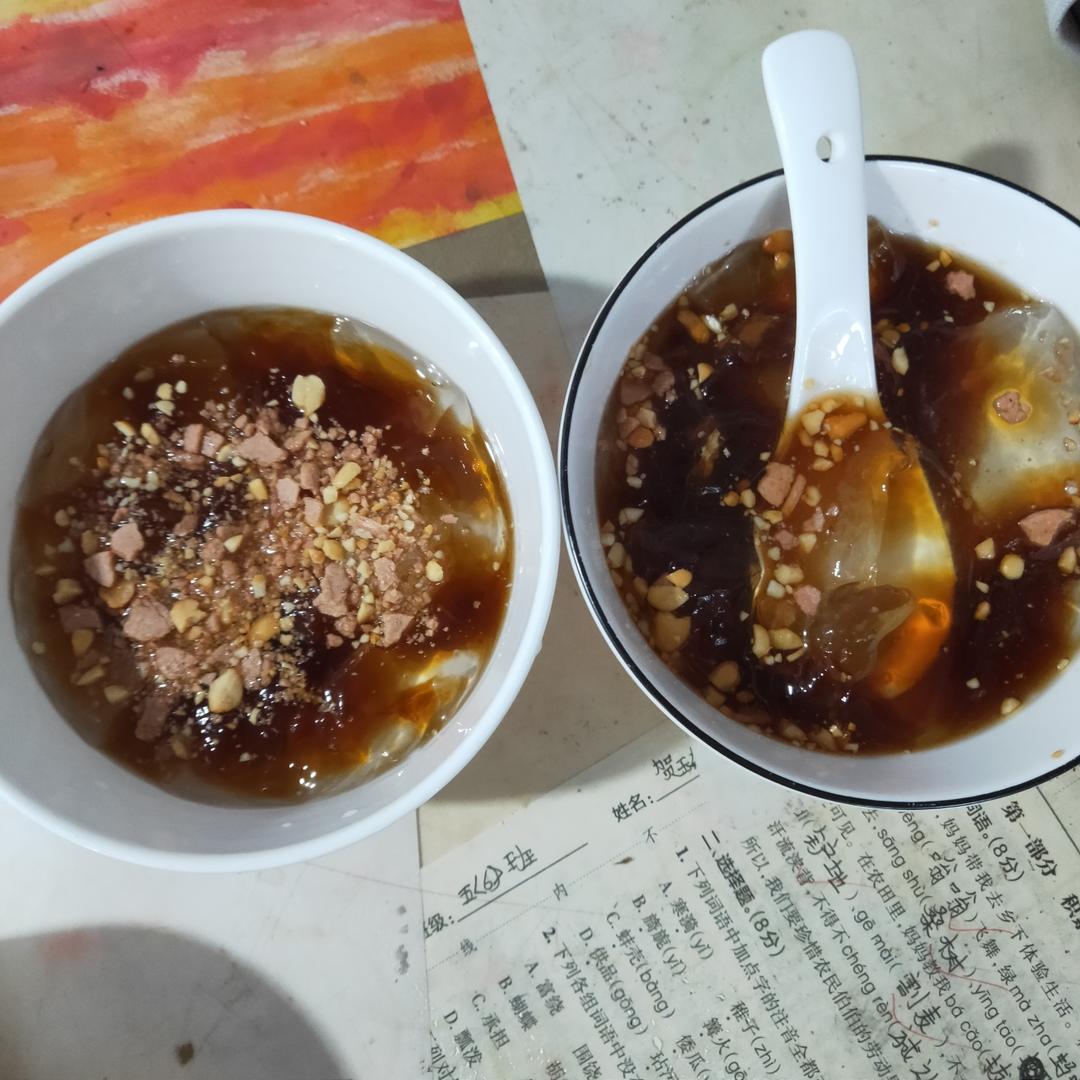 自制晶莹剔透、口感凉滑的——冰粉粉