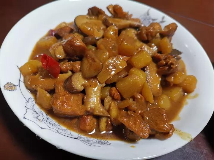 冬季进补好美食——土豆烧鸡块