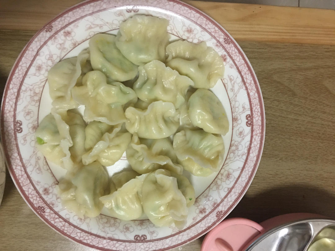 西葫芦鸡蛋虾仁三鲜饺子