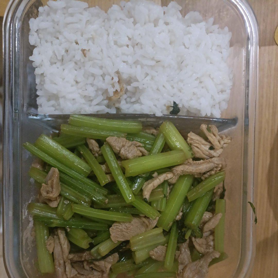 芹菜炒肉