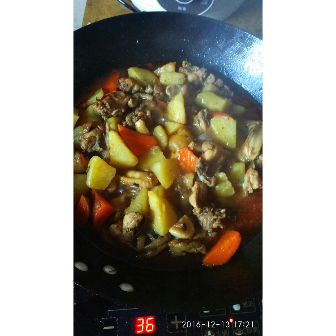土豆烧鸡 （妈妈的菜谱）