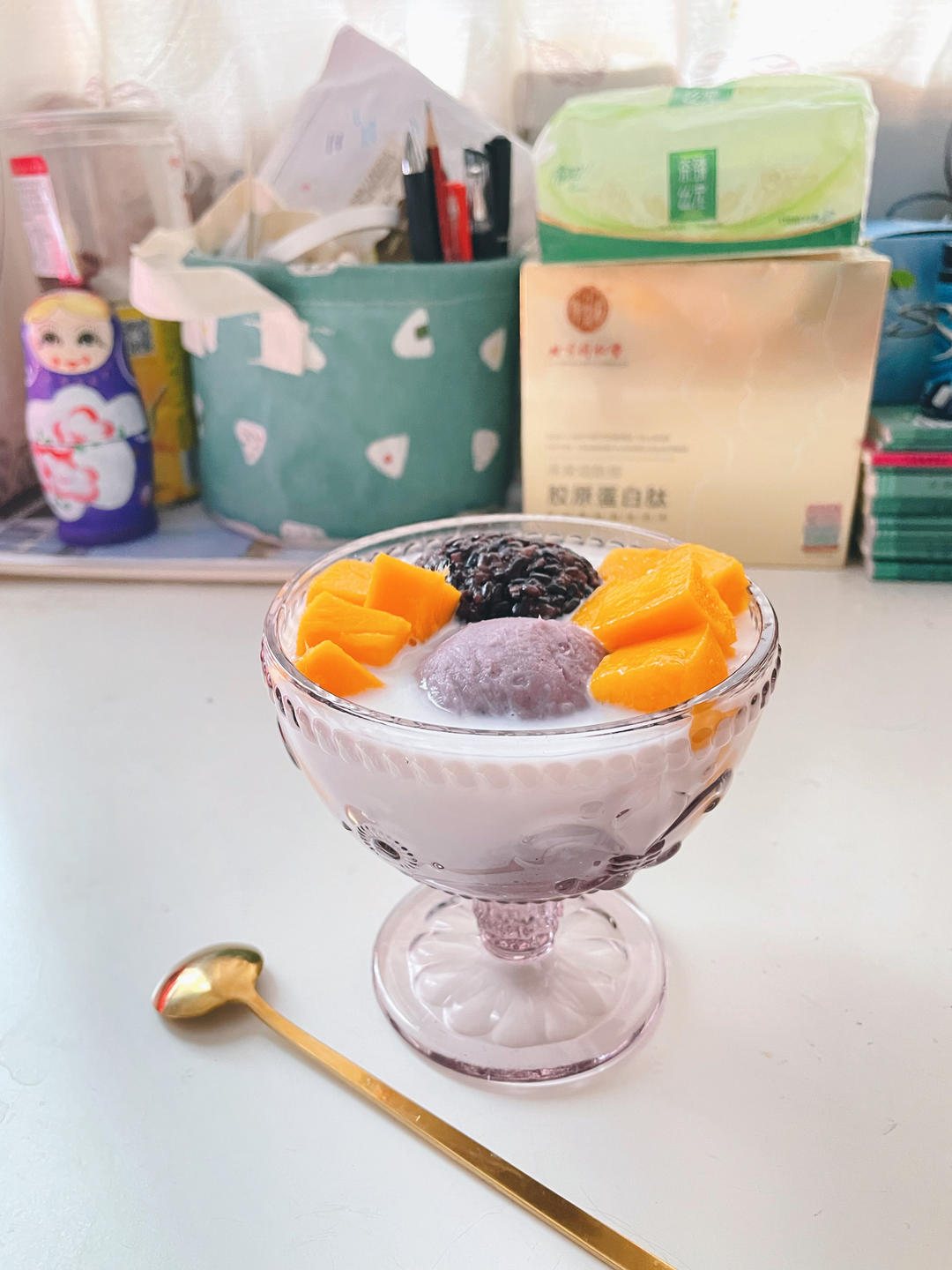 在家自制满记甜品--芒果椰汁黑糯米