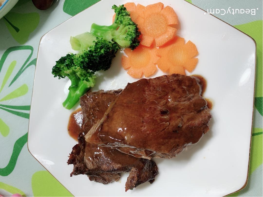 黑椒牛排