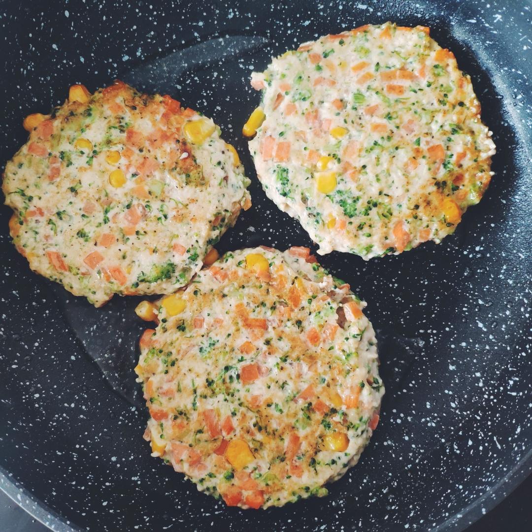 减肥餐低脂鸡胸肉饼