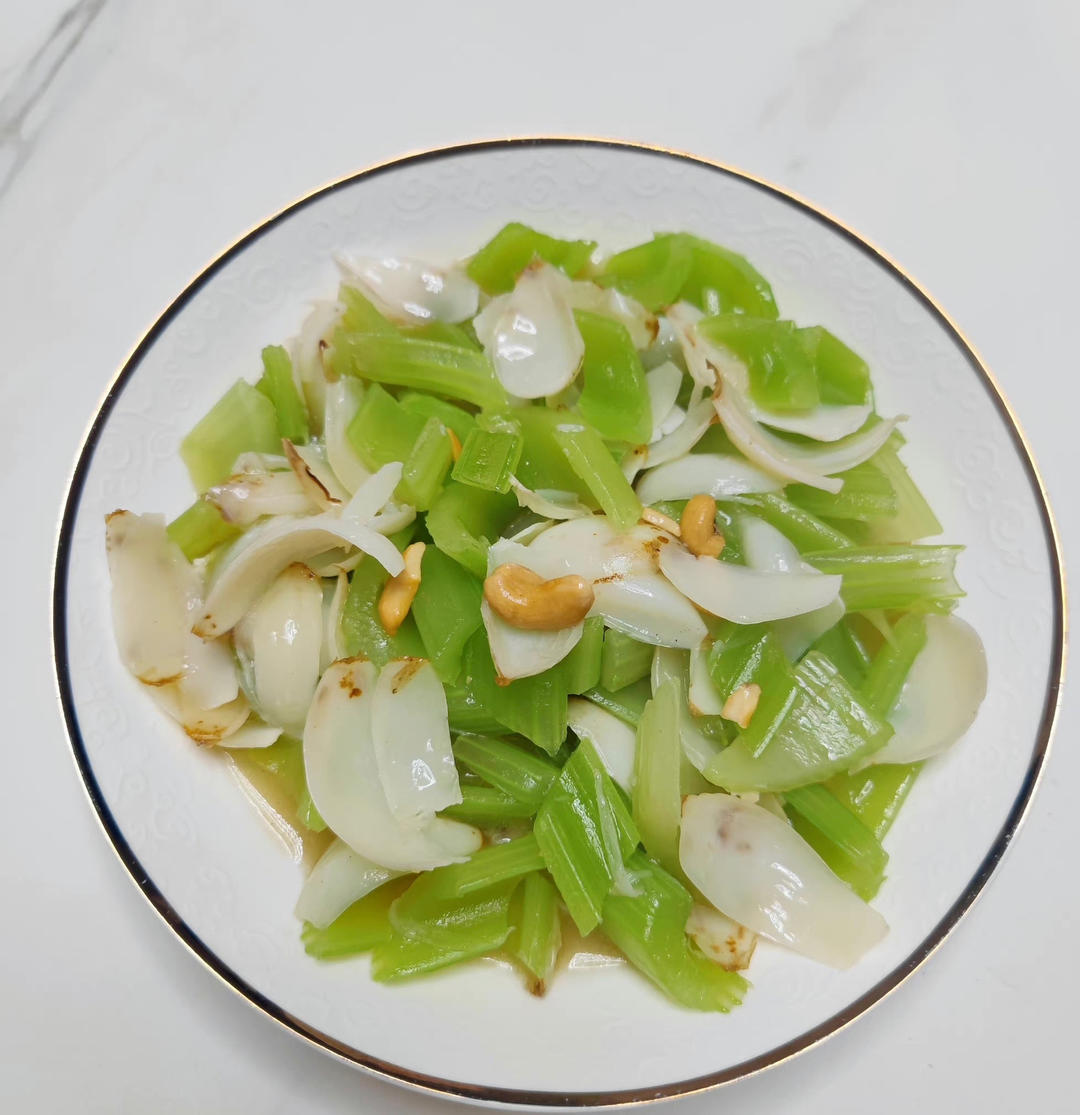 西芹百合炒腰果|马克西姆不粘锅