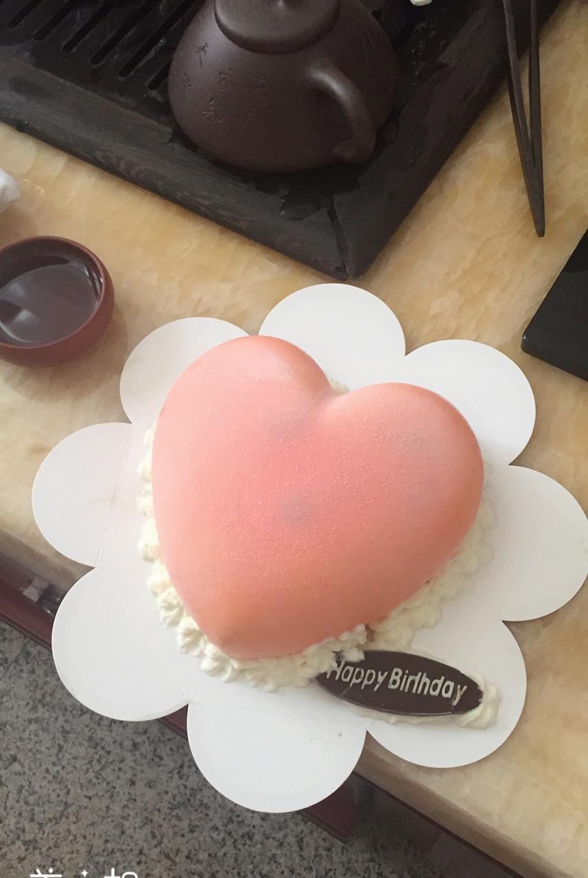 覆盆子镜面蛋糕