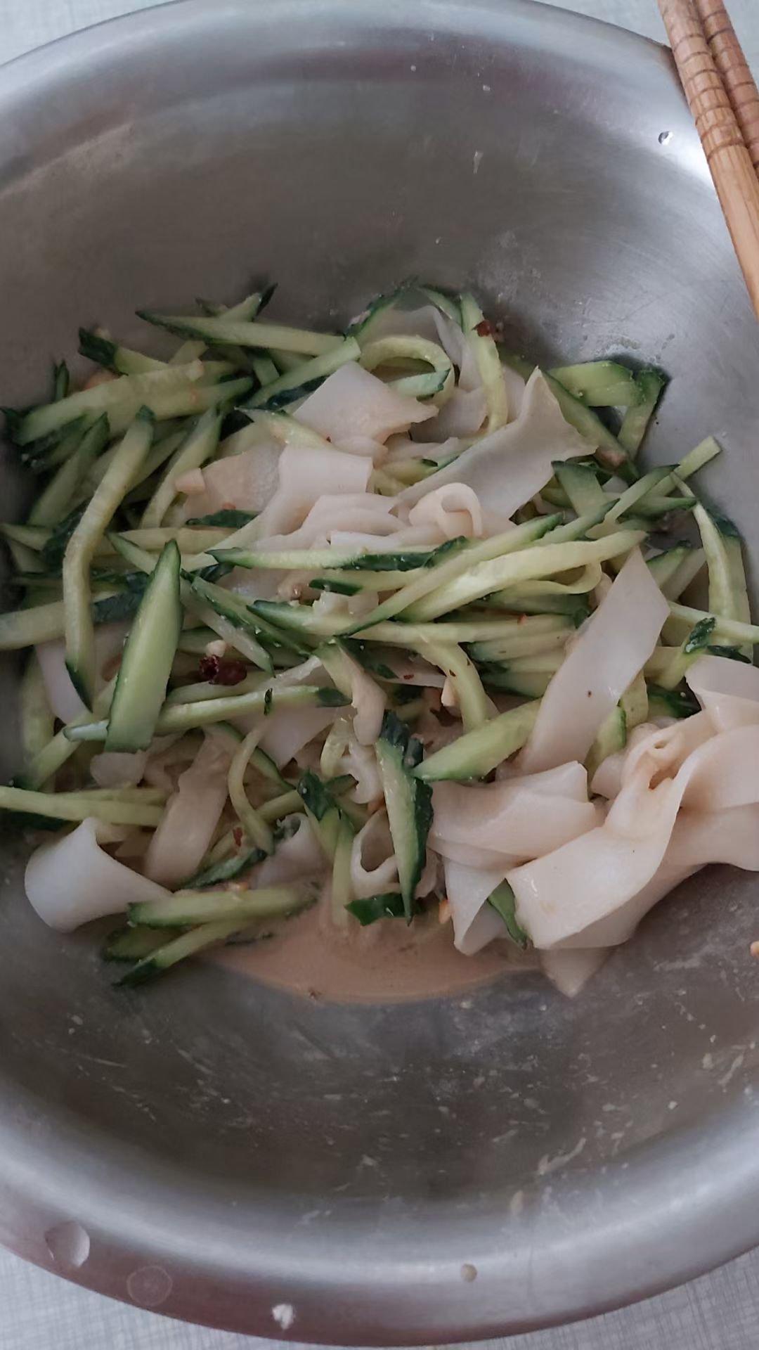凉皮-家庭自制（告诉你自己做更劲道的秘诀）