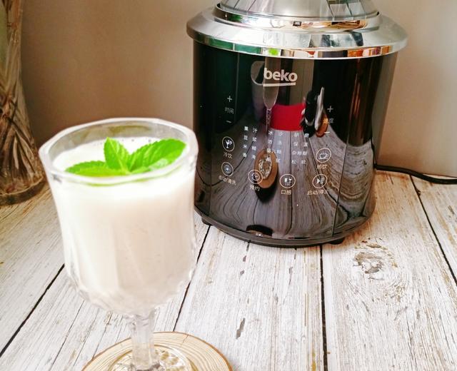 香蕉奶昔的做法