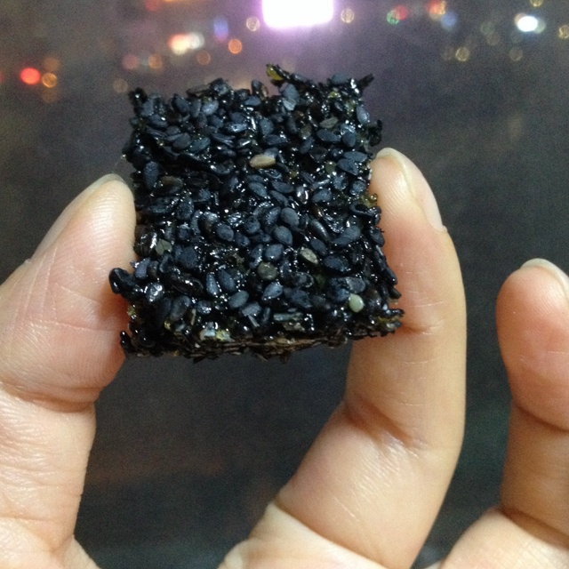 伊伊宝贝做的黑芝麻糖