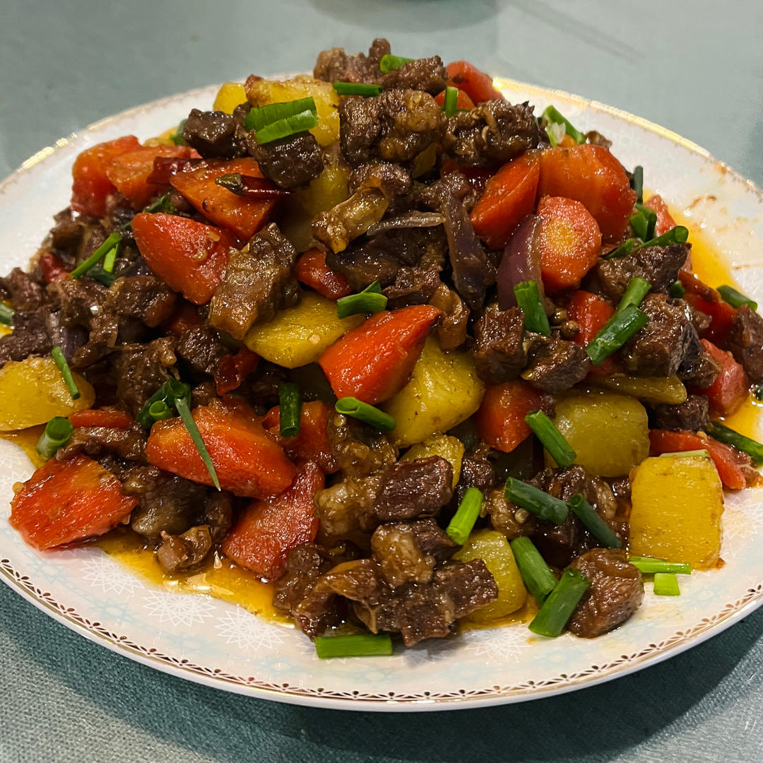 红烧牛肉炖土豆胡萝卜 秋季暖胃 鲜香美味