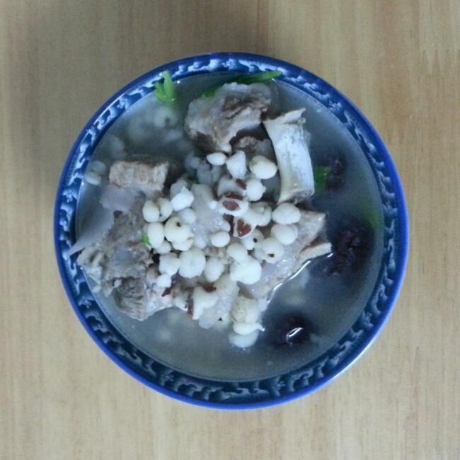 薏米排骨欠实汤的做法