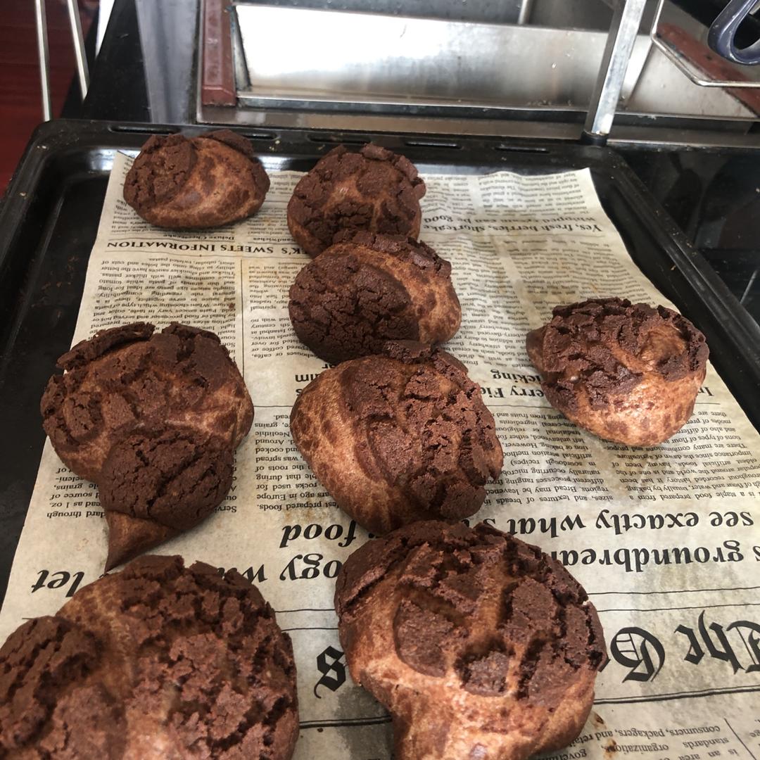 巧克力酥皮泡芙Chocolate Puff