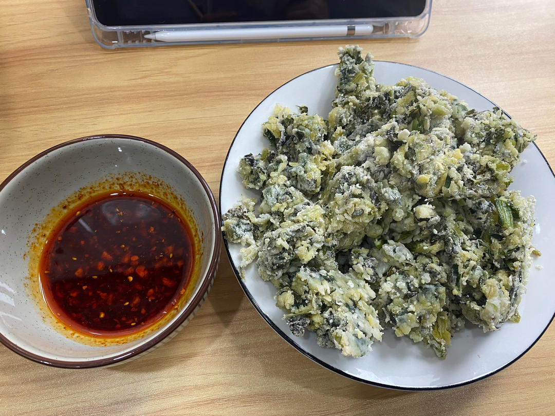 莴笋叶不要扔，这样做营养又好吃