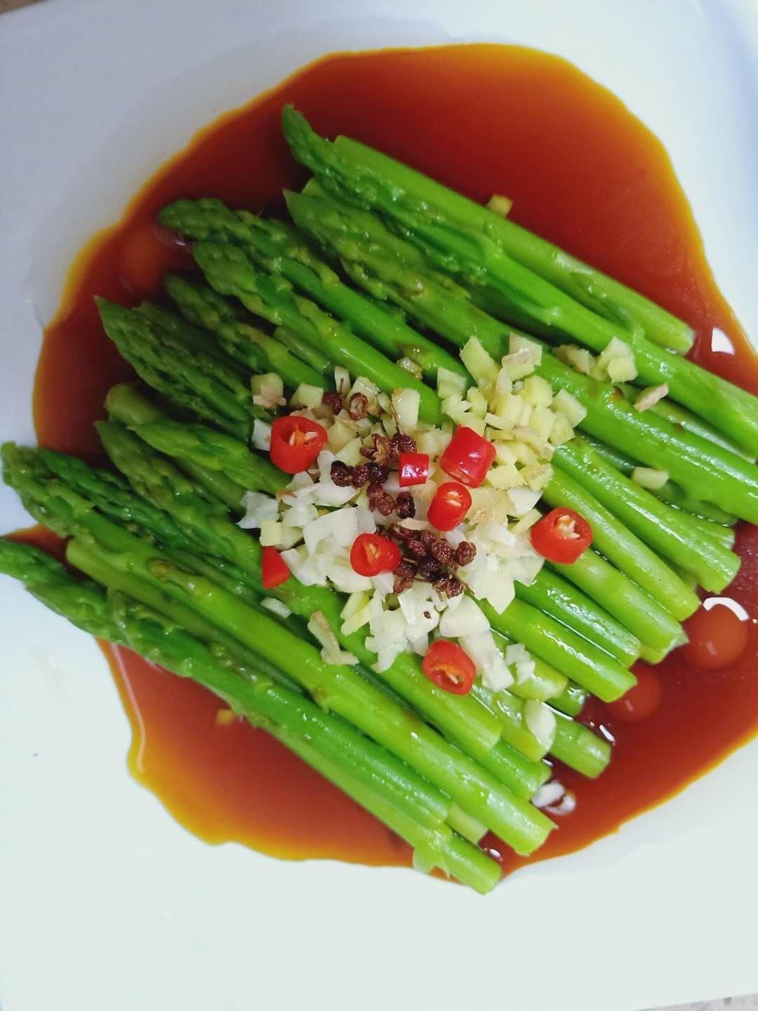 美食13615815735做的鲜味油淋芦笋