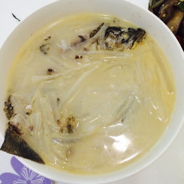 萝卜丝鲫鱼汤
