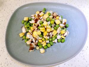 减脂营养素三鲜-豌豆玉米炒香菇的做法 步骤1