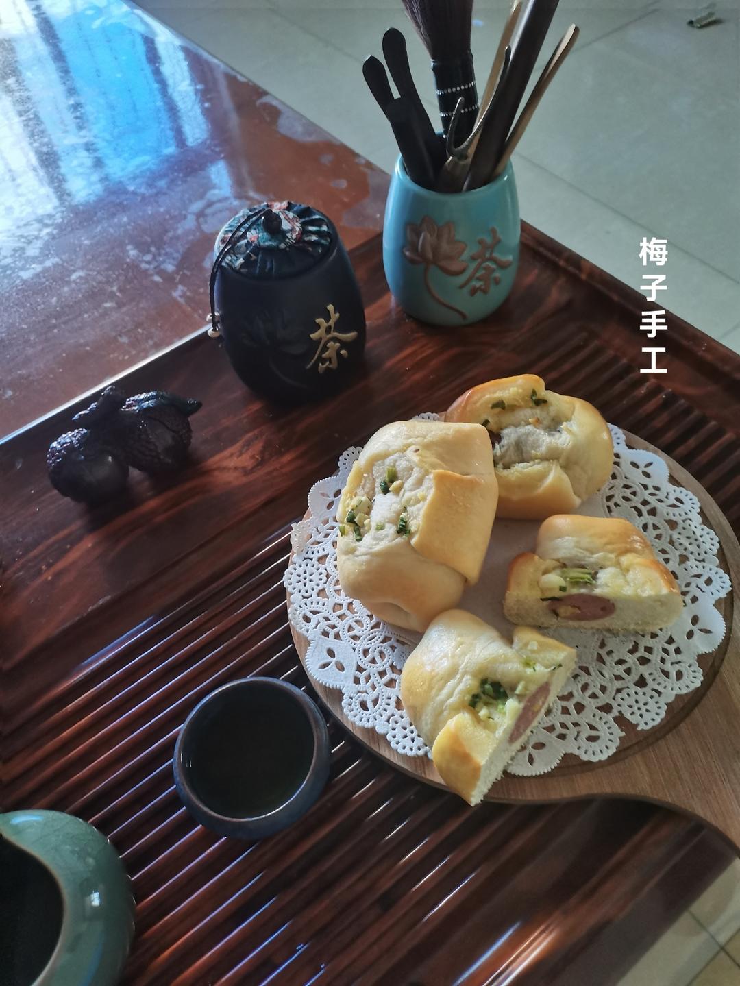 蒜香肠仔包
